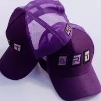Bonés modelo Trucker, Tecido em Supercap, Regulador de Plástico. Bordado com e.v.a