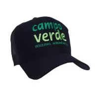 Boné em tecido brim modelo americano com reg. na nuca de velcro e logotipo bordado ou silkscreen.