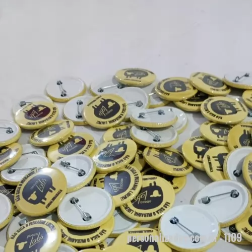 Botton personalizado - Botton com gravação em diversas cores e tamanhos , prazo de entrega 72 horas.