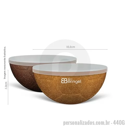 Bowl personalizado - Petisqueira Futebol Green 240ml em formato de bola de futebol com tampa,  feito com 50% de fibra de coco ou madeira e 50% de Plástico Premium (PP) atóxico, resistente à micro-ondas e lava-louças.