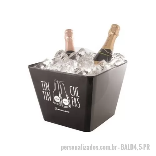 Brindes em Geral personalizado - Capacidade: 4,5 litros. Fabricado em Ps cristal. Peso: 204 gramas. Medidas: 16,2 cm de altura, 21 cm de largura (boca) e 15,9 cm de largura (base). Embalado em saco plástico individual. Opção de personalização em serigrafia e transfer. Produto utilizado com frequência em festas, bares e baladas. 