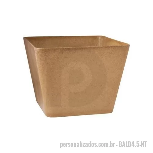 Brindes em Geral personalizado - Capacidade: 4,5 litros. Fabricado em Fibra Peso: 204 gramas. Medidas: 16,2 cm de altura, 21 cm de largura (boca) e 15,9 cm de largura (base). Embalado em saco plástico individual. Opção de personalização em serigrafia e transfer. Produto utilizado com frequência em festas, bares e baladas.