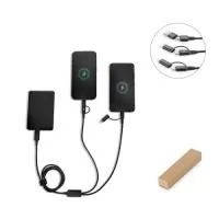 Cabo super-rápido 6 em 1 em alumínio 20% reciclado e PET 4% reciclado. Permite carregamento super-rápido de 60W via USB-C e transferência de dados. Apresenta uma entrada dupla USB-A/USB-C e duas saídas com duas portas USB-C que podem ser utilizadas em simultâneo. Em uma das extremidades tem uma saída compatível com lightning com carregamento rápido de 27W e na outra extremidade uma saída dupla micro-USB e compatível com lightning de 10W.