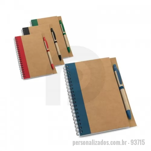 Caderneta personalizada - Caderno B6 espiral com 60 folhas não pautadas de papel reciclado e capa dura em papel kraft. Incluso esferográfica. 130 x 177 mm