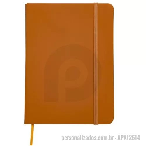Caderneta personalizada - Caderneta emborrachada com pauta, elástico para lacre e marcador de página em cetim.  Material: Emborrachado Miolo: 80 folhas pautadas Altura :  18,1 cm Largura :  13,1 cm Espessura :  1,2 cm Medidas aproximadas para gravação (CxL):  17,4 cm x 12,3 cm Peso aproximado (g):  194