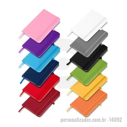 Caderneta personalizada - Descrição: Caderneta emborrachada com porta caneta elástico em nylon, marcador de página em cetim e fita elástica de nylon para fechar. Contém aproximadamente 72 folhas pardas pautadas.