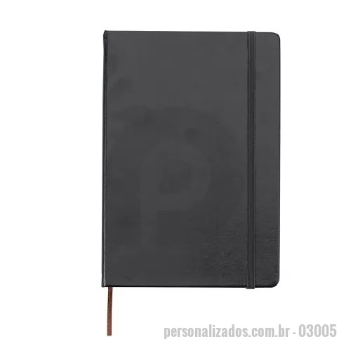 Caderneta personalizada - Caderneta de couro sintético, marcador de página em cetim e fita elástica para fechar. Contém aproximadamente 78 folhas amareladas sem pauta.  Altura: 21,4 cm Largura: 14,7 cm Espessura: 1,2 cm Medidas aproximadas para gravação: (CxL): 20,5 cm x 13,5 cm