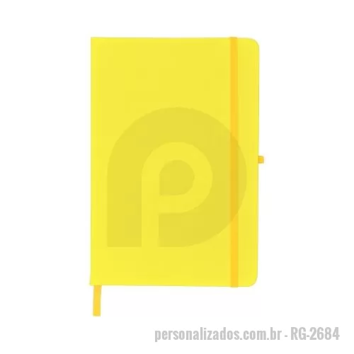 Caderneta personalizada - Caderneta emborrachada com porta caneta elástico em nylon, marcador de página em cetim e fita elástica de nylon para fechar. Contém aproximadamente 80 folhas pardas pautadas.