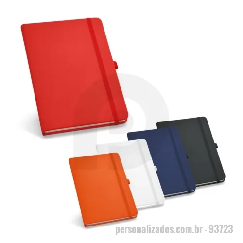 Caderneta personalizada - Caderno B6 personalizado com capa dura em couro sintético e 160 páginas lisas, ideal para anotações, reuniões, treinamentos, eventos e uso corporativo. O acabamento discreto e elegante oferece boa percepção de valor, tornando o produto uma excelente opção para brindes empresariais, kits de onboarding, ações promocionais e presentes para clientes e colaboradores. A capa possui ampla área para personalização com logotipo, nome ou identidade visual da empresa. Compacto e versátil, pode ser utilizado no escritório, em viagens ou no dia a dia. Medidas aproximadas: 12 x 17 cm.