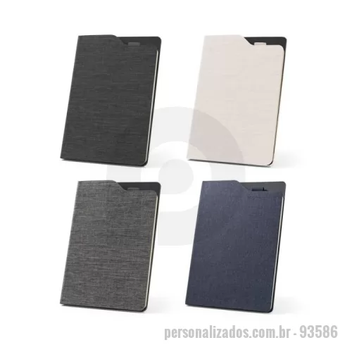 Caderno Capa Dura personalizado - Caderno A5 de capa dura em tecido poliéster 100% reciclado (100% rPET). O interior contém 80 folhas pautadas em papel cor marfim reciclado, fita separadora e suporte de esferográficas no topo do caderno (não inclusa). 148 x 212 mm