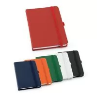 Caderno A6 de capa dura em c. sintético, com 160 páginas lisas. 90 x 140 mm