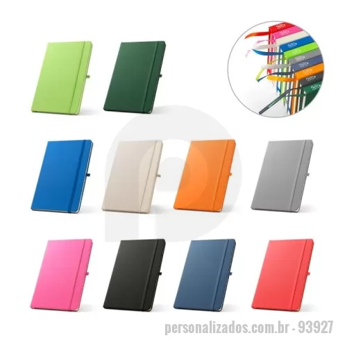 Caderno ecológico personalizado - Caderno A5 de capa dura em poliéster 100% reciclado (100% rPET) com cantos redondos. Contém 80 folhas pautadas em papel cor de marfim reciclado, fita separadora, suporte para esferográfica (não inclusa) e elástico para fecho do caderno. Na parte inferior da lombada, tem impresso em branco o símbolo do rPET. 143 x 211 mm