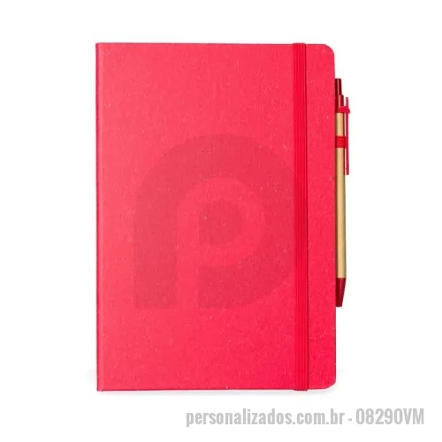Caderno ecológico personalizado - Caderneta ecológica com capa em fibra da palha de arroz.  Contém aproximadamente 80 folhas amareladas com pauta, além de duas folhas de guarda, uma fita elástica para fechamento e porta-canetas em elástico. Acompanha uma caneta esferográfica de carga azul de 1,0mm com corpo em papelão e clip, acionamento por clique e ponteira em plástico. 15 x 21 cm