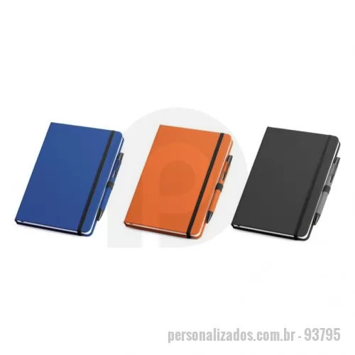 Caderno personalizado - Caderno A5 com capa dura forrada em tecido poliéster e 80 folhas pautadas em cor marfim. Contém elástico e fita separadora. 137 x 210 mm