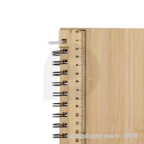 Caderno personalizado - Agenda diária 2025 metalizada em Percalux com wire-o metálico. Possui 