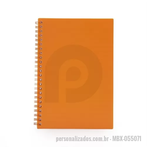 Caderno personalizado - Caderno A5 plástico com wire-o metálico. Capa em PP, contém aproximadamente 80 folhas brancas com pauta.