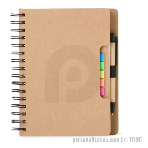 Caderno personalizado - Caderno Personalizado - 11195 - Caderno ecológica com autoadesivos e caneta, com capa produzida em papelão kraft. Contém miolo com aproximadamente 70 folhas pautadas, suporte de nylon acompanhando, caneta de papelão com clip e ponteira de plástico com carga esferográfica 1.0mm e acionamento por clique. Bloco autoadesivo amarelo com aproximadamente 20 folhas, bloco verde com aproximadamente 20 folhas, cinco blocos coloridos autoadesivos com aproximadamente 20 folhas, 3 blocos coloridos com aproximadamente 20 folhas. - 179240 - Caderno