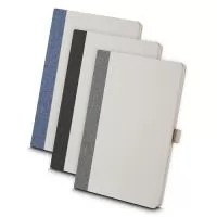 Caderno de anotações, capa em fibra de açucar e tecido RPET com suporte para caneta, miolo com 80 folhas pautadas na cor bege.