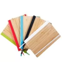 Caderno de anotações, capa de bambu e PU com elástico e miolo com 70 folhas.