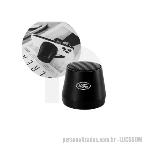 Caixa de Som com Bluetooth personalizada - Caixa de Som Carregador Amplify 3 em 1 é a escolha para ações promocionais voltadas à tecnologia e ao dia a dia conectado. Compacta e potente, une três funções: som via Bluetooth, carregamento sem fio e base de apoio para celular. Produzida em ABS com bateria interna de 1200mAh e saída de som de 3W. Uma solução moderna, prática e cheia de personalidade para personalizar com inovação.