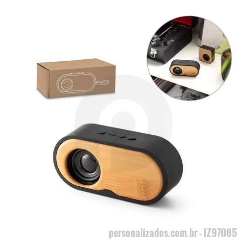 Caixa de Som com Bluetooth personalizada - Caixa de som portátil com microfone, em bambu e ABS 100% reciclado com potência de 3W e transmissão sem fios BT v5.0. Autonomia aproximada de 5h com uma bateria de 1200 mAh. Fornecido em caixa presente de papel kraft reciclado. A cor e o resultado da