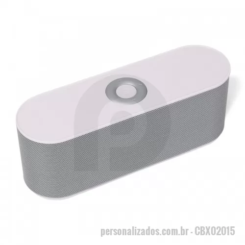 Caixa de som personalizada - Caixa de som Personalizada - CBX02015 -  Caixa de Som Multimídia. Design fino e material plástico resistente, possui: botão On/Off no verso, botão >|| (MODE), botão < retroceder faixa ou diminuir volume, botão > avançar faixa ou aumentar volume, botão PLAY/PAUSE e atender chamadas, entrada P2/auxiliar(caixinha de som pode ser conectada no computador, basta segurar o botão central para alternar o modo), entrada microUSB, microfone, entrada microSD(cartão de memória) e entrada USB(leitura de pen drive), parte inferior possui borrachas anti deslizantes e auto-falantes laterais. Acompanha cabo USB.  Altura :  6 cm  Largura :  20 cm  Espessura :  7,6 cm  Medidas aproximadas para gravação (CxL):  5,5 cm x 7 cm  Peso aproximado (g):  601 - 152751 - Caixa de som