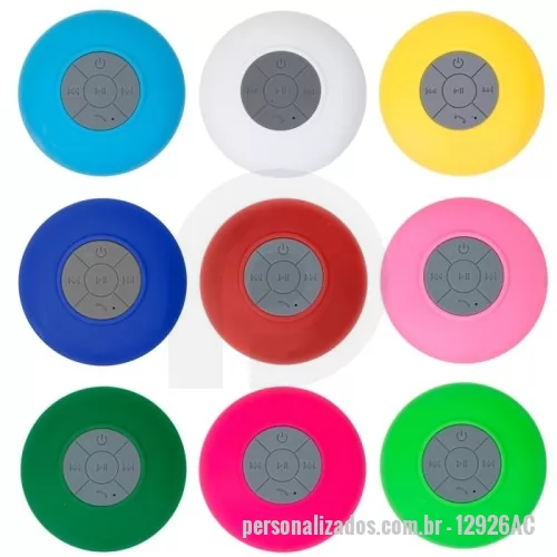 Caixa de som personalizada - Caixa de som Personalizada - 12926AC - Caixa de som multimídia com acabamento emborrachado à prova dágua e ventosa removível para fixação em superfícies lisas. Possui conexão Bluetooth 3.0 e painel de botões para controle de reprodução, incluindo uma tecla dedicada ao atendimento de chamadas de voz. Acompanha cabo DC de 5V. - 182700 - Caixa de som