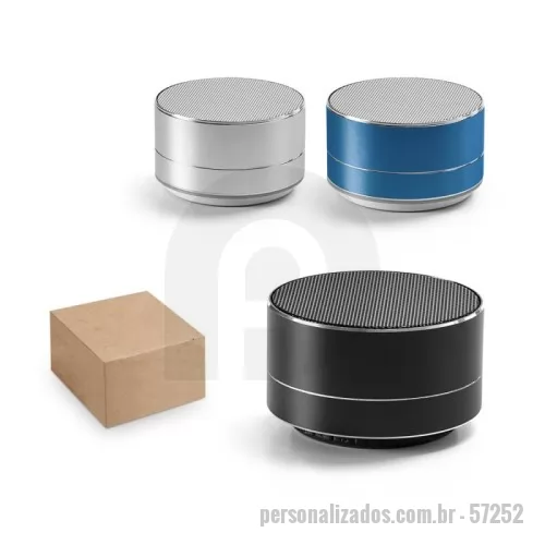 Caixa de som personalizada - Caixa de som portátil com microfone, em alumínio 100% reciclado e detalhes em ABS 100% reciclado. Transmissão sem fios BT v5.0 e leitor de cartões microSD com 3W. Bateria com 400 mAh e autonomia aproximada de 3h. Função para atender chamadas, controle de volume e conexão à playlist do dispositivo móvel. Incluso cabo USB para carregar. Fornecido em caixa presente de papel kraft reciclado. ø71 x 42 mm | Caixa: 80 x 80 x 60 mm