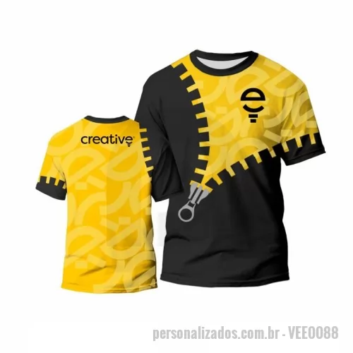 Camiseta Esportiva personalizada - Camiseta produzida em malha 100% poliéster com tecnologia dry, desenvolvida para acelerar a evaporação da umidade e manter o corpo seco por mais tempo. O tecido leve oferece boa respirabilidade e conforto térmico em diferentes intensidades de uso. A modelagem apresenta caimento anatômico que permite liberdade de movimentos, enquanto o toque suave contribui para uso contínuo. A gola redonda reforçada mantém a estrutura da peça após lavagens.