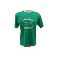 FICHA TÉCNICA – CAMISETAS / EVENTOS / CORRIDAS / UNIFORMES  1. CAMISETA BÁSICA (EVENTOS / PROMOCIONAL / UNIFORME)  Produto: Camiseta personalizada Modelagem: Tradicional / Unissex / Feminina (opcional)  Tecido:  Malha PV (65% poliéster / 35% viscose) ou 100% Algodão (fio 30.1 penteado)  Gramatura: 135g a 160g (varia conforme escolha)  Gola: Redonda ou V (opcional)  Mangas: Curtas (padrão) ou longas  Personalização:  Silk screen (serigrafia) Sublimação (tecidos poliéster) Bordado (opcional para logotipo pequeno)  Cores: Conforme identidade visual do cliente  Aplicação: Eventos, campanhas, uniformes corporativos.