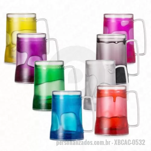 Caneca com gel personalizada - Caneca acrílica 400ml com gel térmico, congelar apenas de boca para baixo no máximo 48hs a cada congelamento. Tamanho total aproximado (CxL): 13,9 x 9,8 x 31,1 cm. GRAVAÇÃO: Silk Screen 1 a 3 cores. Peso aproximado (g): 337.