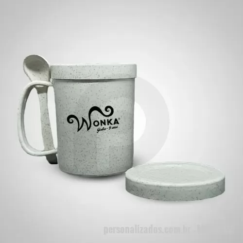 Caneca ecológica personalizada - Caneca de Fibra de Arroz com tampa, ideal para conservar sua bebida aquecida por mais tempo. Produzida com fibras naturais, reduz o uso de plástico e oferece leveza, resistência e um design moderno. A tampa em fibra garante mais praticidade no dia a dia, evitando derramamentos e mantendo a temperatura. Um brinde sustentável, funcional e totalmente personalizável para destacar a sua marca com consciência ambiental. Medidas: 9,5 cm de altura x 7,5 cm de diâmetro Gravação 5x5 cm