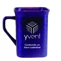 Caneca Quadrada Green Colors com capacidade para 250ml, agora disponível em 6 cores especiais que utilizam pigmentos orgânicos na fabricação.