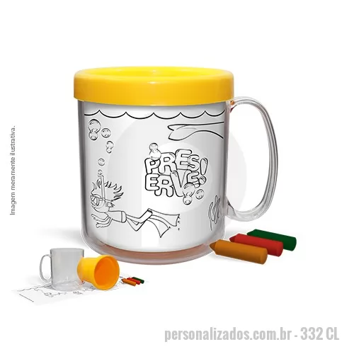 Caneca personalizada - Caneca plástica, atóxica, composta por duas partes encaixáveis, um corpo cristal transparente em Plástico Premium (PS Cristal), um refil colorido em Plástico Premium (PP) e um refil de papel com impressão colorida para colorir,. Acompanha 3 unidades de giz de cera. Capacidade para 300 ml.