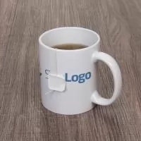 Caneca cerâmica de 330ml branca, ideal para sublimação.  Altura: 9,6 cm Largura: 11,8 cm Circunferência: 25,8 cm