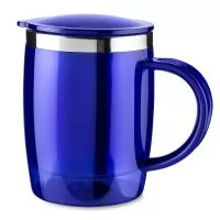 Caneca com capacidade de 400ml, produzida em plástico resistente e equipada com área interna em aço inox, combinação que favorece o uso diário com diferentes tipos de bebida. A tampa possui fechamento por encaixe e anel de silicone, ajudando a manter