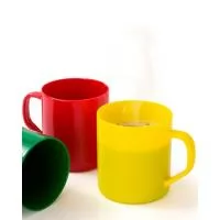 Que tal aproveitar o inverno com canecas personalizadas? Elas são feitas de plastico, são resistentes e possui ótima área para personalizar a logomarca. Prática e útil esse modelo possui capacidade de 400ml e pode ser levado em microondas e lava louç
