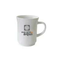 Caneca de porcelana. 220ml Medidas aproximadas: ø 7,5cm x 9cm Alt.
