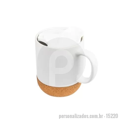 Caneca porcelana personalizada - Caneca Porcelana 350ml Personalizada: Seus Momentos de Relaxamento com Estilo e Sustentabilidade Apresentamos a Caneca Porcelana 350ml Personalizada, a companheira perfeita para seus momentos de relaxamento. Seja para um chá gelado ou um café quentinho, essa caneca garante que sua bebida favorita esteja sempre ao seu alcance, com estilo e um toque de sustentabilidade.  Características Material de alta qualidade: Porcelana resistente, que garante a durabilidade e a conservação da temperatura da sua bebida. Tampa plástica com bocal e trava: Proporciona mais praticidade e evita derramamentos, ideal para levar sua bebida para onde você for. Base em cortiça: Adiciona um toque de sustentabilidade e charme ao design, além de proteger a superfície onde a caneca é apoiada. Capacidade ideal: 350ml, perfeita para saciar sua sede em qualquer momento. Design elegante e moderno: Combinação de porcelana, plástico e cortiça, que confere um visual sofisticado à caneca. Personalização exclusiva: Adicion