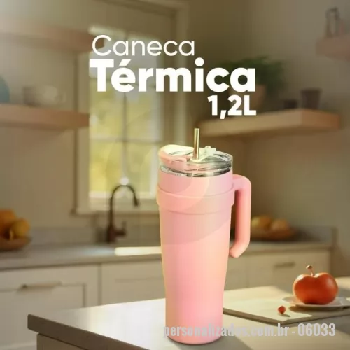 Caneca térmica personalizada - Caneca Térmica 1,2L 06033 -  Descrição: Caneca térmica com capacidade de 1,2 litros feita em inox 304 com parede dupla, contém tampa acrílica rosqueável com acesso para canudo e pegador plástico. Acompanha canudo plástico. Gravação a Laser