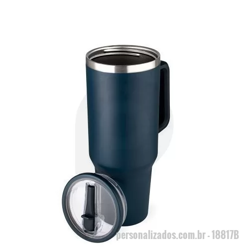 Caneca térmica personalizada - Descrição: A caneca térmica perfeita para quem busca praticidade e qualidade em um só produto. Com capacidade de 1,2 litros, ela é fabricada em inox 304 com parede dupla, garantindo que a bebida permaneça na temperatura ideal por muito mais tempo. Sua tampa acrílica rosqueável com bico flexível integrado proporciona facilidade no uso com o canudo, enquanto o pegador plástico oferece segurança no manuseio. Acompanha um canudo prático para completar a experiência. Um item indispensável para o dia a dia que une funcionalidade e design moderno.  Largura :  15 cm  Circunferência :  30,9 cm  Comprimento :  26,9 cm