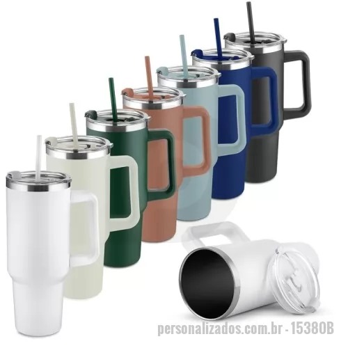 Caneca térmica personalizada - Caneca térmica Personalizada - 15380B - Caneca Térmica Inox 1,3L – Capacidade, Resistência e Conservação Térmica  Descrição: Caneca térmica confeccionada em aço inoxidável com alça reforçada e pintura eletrostática de alta durabilidade. Possui estrutura de parede dupla com vedação a vácuo, que mantém a temperatura de líquidos por mais tempo. Conta com tampa plástica com protetor para o bocal e abertura central para canudo, acompanhando canudo em plástico PP. Capacidade total de 1,3 litro.  Especificações: Altura: 25,1 cm Largura: 14,6 cm Circunferência: 31,3 cm Área de gravação: 13 x 8 cm Peso: 507 g  Robusta e elegante, é ideal para o dia a dia, viagens ou como brinde personalizado de alto padrão. - 178271 - Caneca térmica