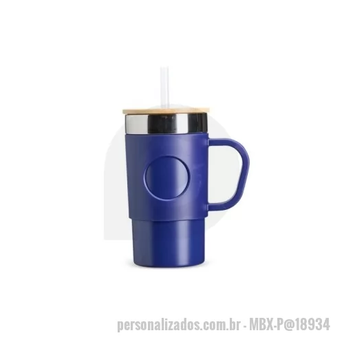 Caneca térmica personalizada - Feita em inox 304, conta com detalhes em plástico e uma tampa de bambu, que adiciona um toque sustentável e possui abertura para o canudo. Para ainda mais conforto e segurança, sua base antiderrapante evita deslizes, e ela já acompanha um canudo de plástico reutilizável. Prática, resistente e indispensável para quem não abre mão de saborear sua bebida com a temperatura perfeita!