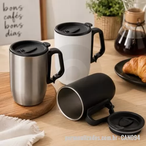 Caneca térmica personalizada - Caneca térmica com capacidade de 350ml, produzida em aço inox, com interior em inox 304 e parte externa em inox 201. Possui alça plástica com formato tipo mosquetão, que facilita o transporte e acrescenta praticidade ao uso diário. A tampa com sistem