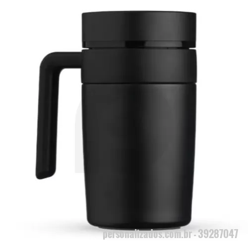 Caneca térmica personalizada - Caneca térmica Personalizada - 39287047 - A Caneca Térmica Inox 500ml com Infusor e Display LED Personalizada é um brinde premium que combina tecnologia, elegância e praticidade. Ideal para empresas, brindes corporativos, eventos, campanhas promocionais e presentes personalizados, ela oferece uma experiência diferenciada para quem aprecia bebidas na temperatura ideal.  Fabricada em aço inox de alta qualidade, possui capacidade para 500ml e acompanha infusor removível, perfeito para o preparo de chás, ervas e bebidas infusionadas diretamente na caneca.  Seu principal diferencial é a tampa inteligente com display em LED e termômetro digital, que permite visualizar a temperatura da bebida com um simples toque, proporcionando mais segurança e praticidade no consumo. - 182568 - Caneca térmica