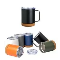 Caneca Térmica de 400ml feita em inox com fundo de cortiça, tampa com bocal e trava de segurança. O item ideal para quem aprecia qualidade e design.