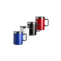 Caneca plástica com capacidade de até 375 ml e revestimento externo em inox que reduz o contato direto com a temperatura dos líquidos. Conta com tampa plástica com bocal e trava de segurança, além de base emborrachada antiderrapante. Altura : 12,3 cm