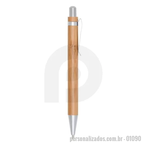 Caneta de bambu personalizada - Caneta de bambu com clipe metálico, carga esferográfica azul e acionamento por clique.