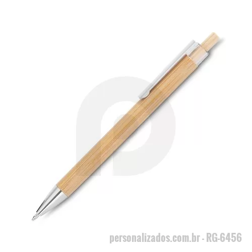Caneta de bambu personalizada - Caneta com corpo em bambu, acionador em bambu com detalhe plástico, ponteira e clipe cromado.