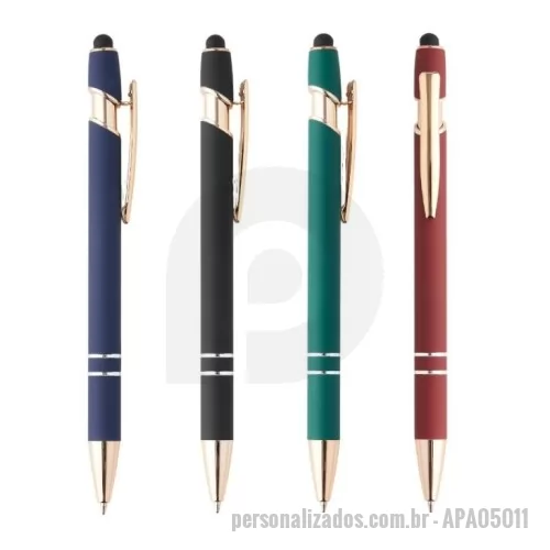 Caneta personalizada - Caneta metálica touchscreen com acabamento similar à borracha, acionamento por clique e carga esferográfica azul 1.0mm.  Largura :  1,5 cm  Comprimento :  14,1 cm  Medidas aproximadas para gravação (CxL):  0,7 cm x 3,5 cm  Peso aproximado (g):  18